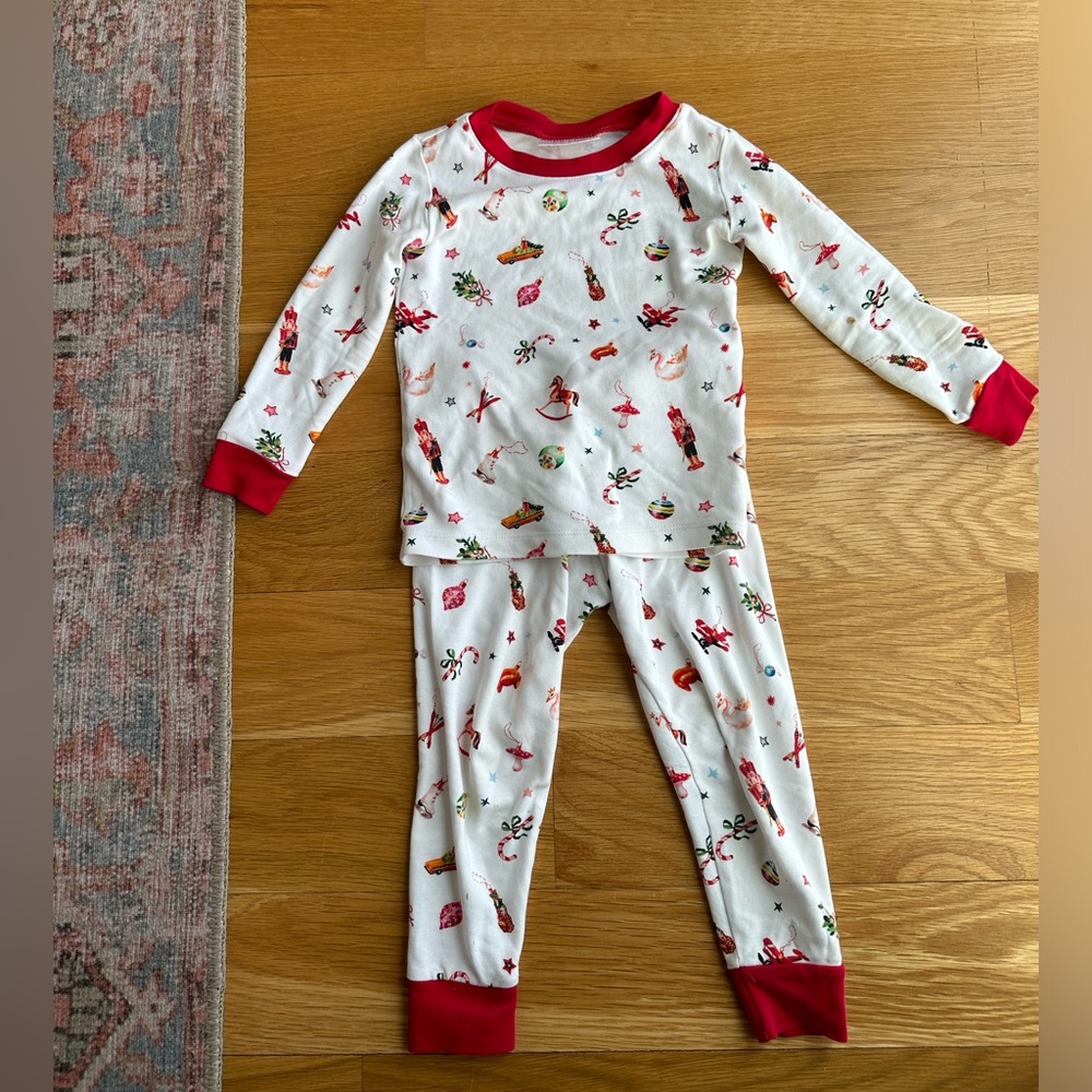 Lake Christmas pajamas - size 3T